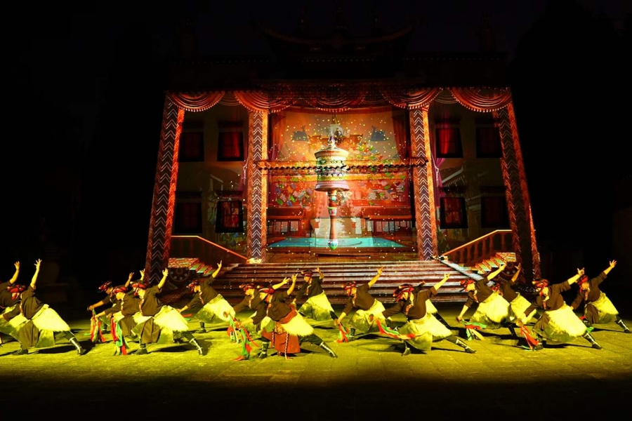 云南民族村舞蹈投影融合秀